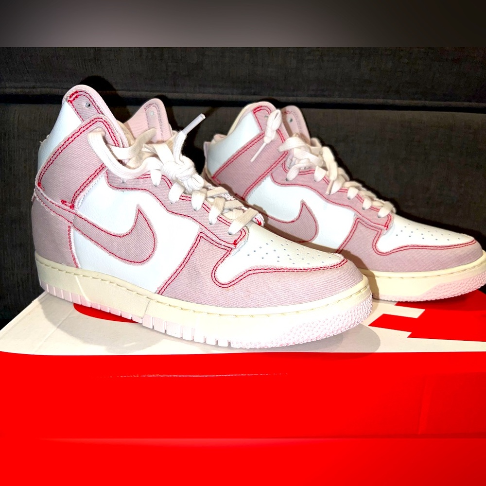 Nike Dunk Hi 1985 NEW Barely Rose 9